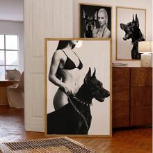 1 pieza Impresión sin marco de modelo de moda en blanco y negro y Doberman, arte de pared urbano con estética de estilo callejero, póster moderno vintage para dormitorio, sala de estar, regalo de retrato de animal monocromo, decoración de habitación Funkyposters