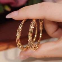 1 par de elegantes pendientes de aro con volantes retorcidos: tachuelas plateadas con brillantes diamantes de imitación, joyas llamativas y brillantes para fiestas y uso diario, un accesorio glamuroso para mujer. - Dorado - Ver 9