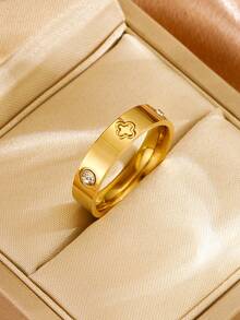 1枚不锈钢镀18K金四叶草戒指，优雅的圈形饰品，适合儿童日常佩戴和作为礼物