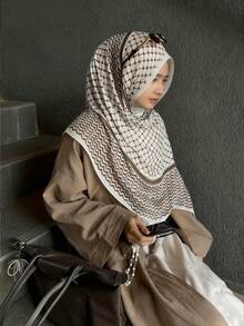 1条女士印花头巾，阿拉伯风格头巾，几何图案，时尚头巾，适合日常通勤和休闲，休闲购物和咖啡馆的时尚配饰，必备头巾，可与连衣裙搭配，作为阿拉伯头巾。 - 彩色 - 查看 5