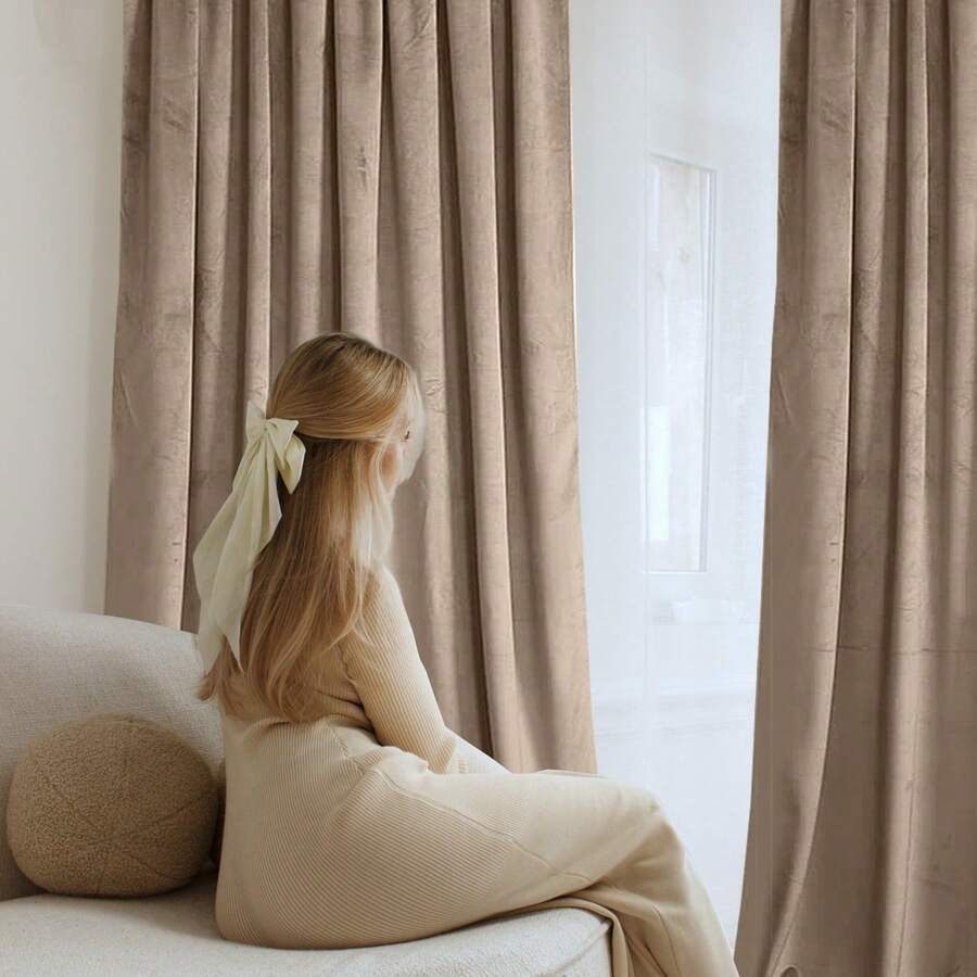 ✨ Luxuriöse Verdunkelungsvorhänge aus Samt für Wohnzimmer/Küche/Schlafzimmer – Dicke, weiche Samtbahnen, wärmeisolierend und geräuschreduzierend – Glamouröser/moderner Stil – Verschiedene Farben und Größen erhältlich (z. B. Marineblau, Grau, Beige, Weiß) – Fertig zum Aufhängen, 1 oder 2er-Set ✨ PREMIUM Luxuriöse Verdunkelungsvorhänge aus Samt – Mehrere Größen – Kräuselband oder Ösen/Ringe – Dicker Samtstoff für Wohnzimmer oder Schlafzimmer. 2-in-1-Montage: Universalband und elegante Ösen – Vollständige Fensterverdunkelung – Verschiedene Größen erhältlich. Moderner Verdunkelungsvorhang aus SAMT – 100 % Verdunkelung – 2 Montageoptionen – Samtmaterial – Große Auswahl an Größen für Schlafzimmer und Wohnzimmer. - Hellbeige - Übersicht 1
