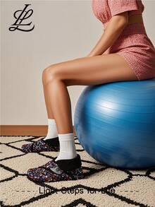 Leisfit Damen weiche, flauschige, bequeme und warme Schneestiefel, verstellbare Herren- und Damen-Hausschuhe mit zwei Tragemöglichkeiten, bequem, leicht und maschinenwaschbar, mit rutschfesten Gummisohlen ausgestattet, geeignet für Innen- und Außenbereich