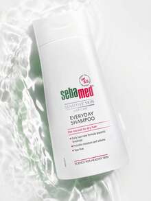 Sebamed Shampoo para uso diário 400 ml, espuma fina, limpeza suave, cuidado com o couro cabeludo, suaviza os cabelos, fórmula levemente ácida com pH 5,5, ajuda a manter a saúde do couro cabeludo, adequado para couro cabeludo sensível. 400 ml/13,53 fl.Oz