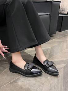 Thick Sole Slip-On Loafers With Cute Bow Tie, Retro British Style Leather Shoes, Soft Bottom Casual Shoes For Women, Preppy College/Office Wear, Suitable For Spring, Summer, Autumn, Winter, Size 34-42