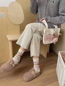 Damen Winter Socken warm, dick gestrickt, weich, vintage, lässig, Crew Socken. Warme, nicht abfärbende, weiche Schlaf-Strumpfwaren mit Fair Isle Muster. Strapazierfähige, bequeme Stricksocken für Zuhause als Grundausstattung für Damen. Dicke & warme Socken für Damen zum Tragen mit Schneestiefeln oder Knöchelboots.