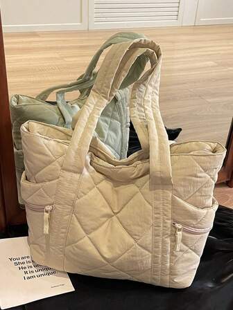 [Dual Elegance | Checkered Pattern Statement Tote Bag Set]​​Unlock The Textural Aesthetic Of Commuting Andisure​​ ​​The Checkered Pattern Fabric Flows With A Gentle Luster, And The Three-Dimensional Texture Recreates Classic Elegance.