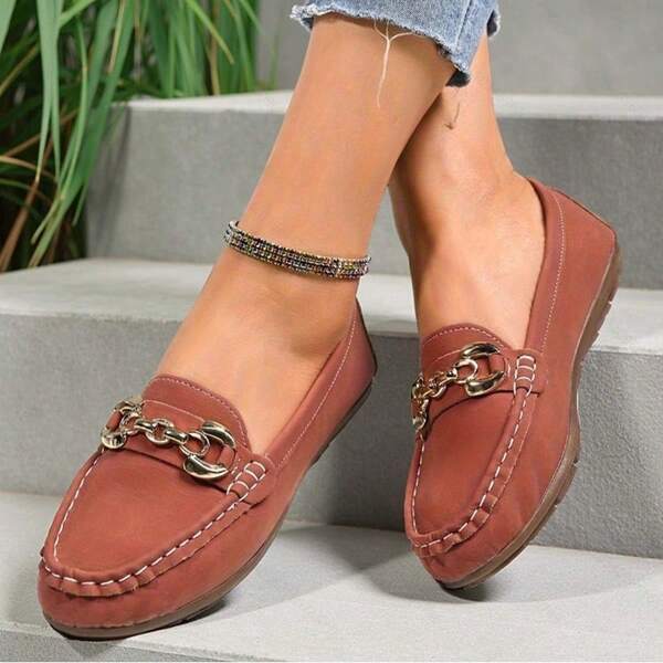 حذاء كاجوال للنساء بنعل مسطح وسهل الارتداء موديل 2025، زوج واحد من الجلد الصناعي (بي يو) مصنوع يدويًا مع زخرفة سلسلة معدنية، بتصميم كلاسيكي للجامعة، خفيف الوزن للاستخدام الخارجي والعمل المريح، حذاء مناسب للممرضات والكعب المسطح والمريح والمرشد، أحذية نسائية