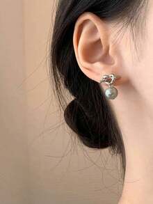 "1 Pair French Minimalist Small Faux Pearl Stud Earrings For Women – Luxurious And Elegant Everyday Jewelry, Perfect For Dates, Casual Or Special Occasions, Timeless And Chic Design To Complement Any Look" - 灰色 2 - 查看 5