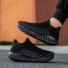 Men's Shoes 2025 New Autumn Fly-Woven Mesh Soft-Soled Socks Shoes Men's Slip-On Soft-Soled Casual Sneakers - Black - View 3
