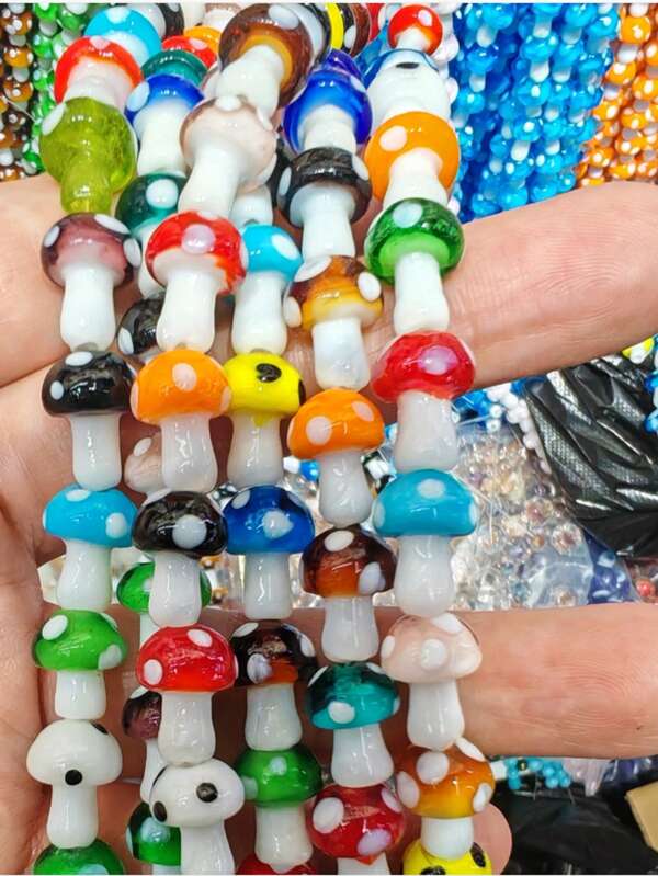 20 piezas/14mm Cuentas de vidrio Lampwork en forma de pequeña seta blanca, adecuadas para collares, aretes, pulseras, pasadores para el cabello y accesorios hechos a mano con cuentas DIY