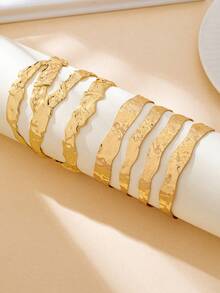 2pcs/Set Fashionable Punk Metal Gold Geometric Hollow Textured Striped Oversized Wide Bangle Bracelets, Suitable For Women Daily, Party, Music Festival Layered Wear