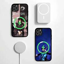 Custodia per telefono di Wednesday Addams da film e TV, compatibile con 16, 14, 13, 12, 11, 15 Pro Max Plus, con copertura magnetica, compatibile con ricarica senza fili MagSafe, compatibile con 17, 17 Pro, 17 Pro Max