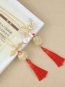 1个优雅红色中国灯笼花形发夹，长16厘米，中国风发饰，适合搭配汉服、旗袍等服饰，长流苏，不褪色材质，易于使用 - 高品质设计，钩扣、胸针、发夹，简约时尚，合金材质，易于使用，不会损伤时尚女性和女孩娇嫩的头皮。 - 彩色 - 查看 6