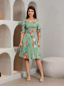 Vestido Curto Feminino estampado crepinho De Manga Curto Cintura Alta Plissada