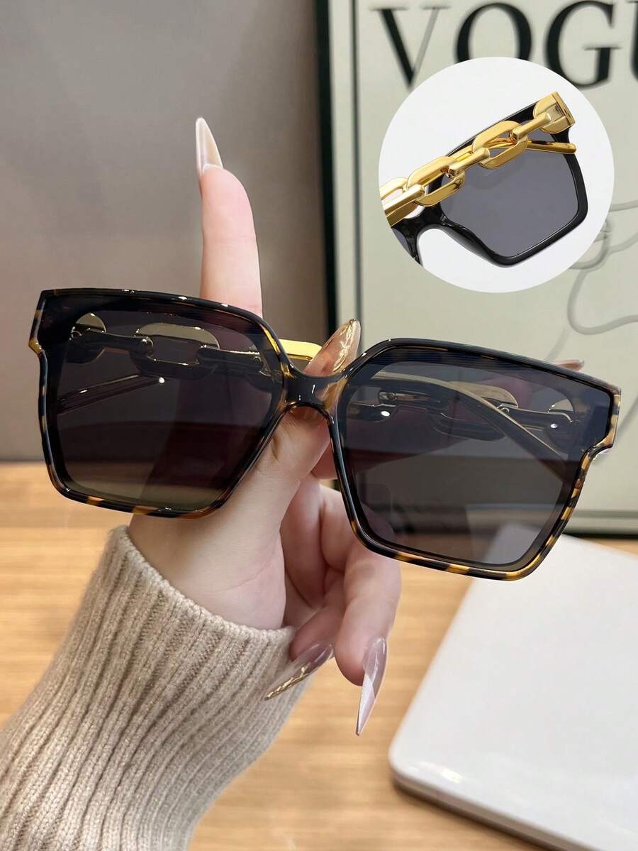 1副男士玳瑁纹链条方形时尚眼镜