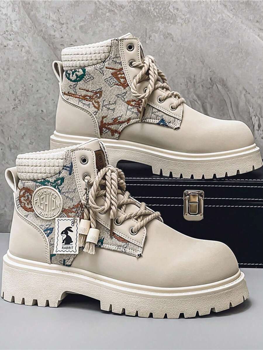 Botas para hombres, nuevo estilo británico casual de otoño/invierno con suela gruesa, zapatos de caña alta, botas de trabajo con decoración de flecos para motocicleta
