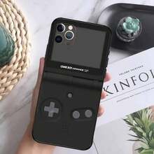 Custodia per telefono a forma di console per videogiochi retrò compatibile con 16, 15, 14, 13, 12 Mini, 11 Pro, XR, X, XS, MAX, 7, 8 Plus, in silicone morbido di colore nero. Custodia compatibile con i modelli 17, 17 Pro e 17 Pro Max. - Z5 - Visualizzare 6