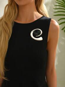 1pc 2025 New Elegant Vintage Brooch, Multiple Styles Available: 3D Floral, Gold Rhinestone Bow, Geometric, Lips With Rhinestones, DIY Hand-Painted Drip Oil Bees, Bee Shaped, Insect Shaped, Fish Eye With Rhinestones, Gold Flower, White Magnolia, Feather, Sun, Comma Brooch, High-Quality Women's Brooch For Holiday, Party, Suitable As Gift For Valentine's Day, Thanksgiving, Mother's Day