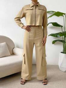 Conjunto de dos piezas para mujer, novedad de otoño/invierno. Corte holgado con cintura ajustada para una silueta favorecedora. Informal, pero elegante y sensual, ideal para el día a día. Perfecto para las vacaciones, looks inspirados en el año 2000, salidas, citas y ocasiones festivas. Ideal para Navidad, Halloween y celebraciones de Año Nuevo. Estética Old Money con detalles de bolsillos de inspiración utilitaria. Disponible en caqui, negro, blanco, albaricoque, verde y gris.  Traducción realizada con la versión gratuita del traductor DeepL.com - Caqui - Ver 4