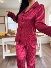Pink Leopard Jacquard Women Long Sleeve Top & Pants Pajama Set, Winter Clothes - Burgundy - View 4