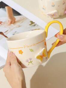 1 pieza Taza con relieve floral y mariposa, hermosa vajilla para el hogar, la oficina, la residencia estudiantil, el desayuno, el agua, regalo, cumpleaños, cafetería, amigos