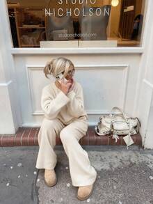 1pc HoloChill Women Young Influencer Style Zip-Up Round Neck Long Sleeve Casual Cardigan, New Item (Not A Set), Casual Carnival - White - View 3