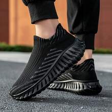 Men's Shoes 2025 New Autumn Fly-Woven Mesh Soft-Soled Socks Shoes Men's Slip-On Soft-Soled Casual Sneakers - Black - View 6