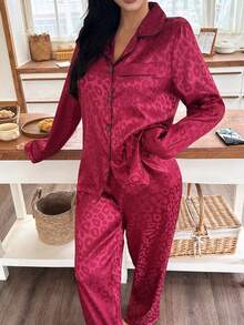Pink Leopard Jacquard Women Long Sleeve Top & Pants Pajama Set, Winter Clothes - Burgundy - View 3