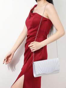 时尚优雅的褶皱缎面手拿包