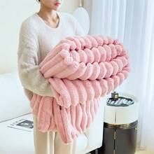 1 pièce Couverture à rayures réversible en fourrure de lapin de couleur unie minimaliste, convient pour la chambre, le canapé, les voyages en extérieur, super douce et moelleuse, toutes saisons