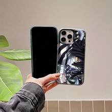 Funda de teléfono de chico de anime popular con boca cubierta compatible con iPhone 16 15 14 13 12 11 Pro Max X XR XSMAX 8 7 Plus, cubierta trasera mate anti-caída. - Plateado - Ver 3