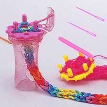 1 套 Wonder Knitter 纱线绕线机套件，带可互换双头旋转线制作器、拾线器、2 根塑料缝纫针、DIY 工艺羊毛编织针工具、手动双头组合可换头编织手链绕线机（带英文说明书）- 耐用塑料材质