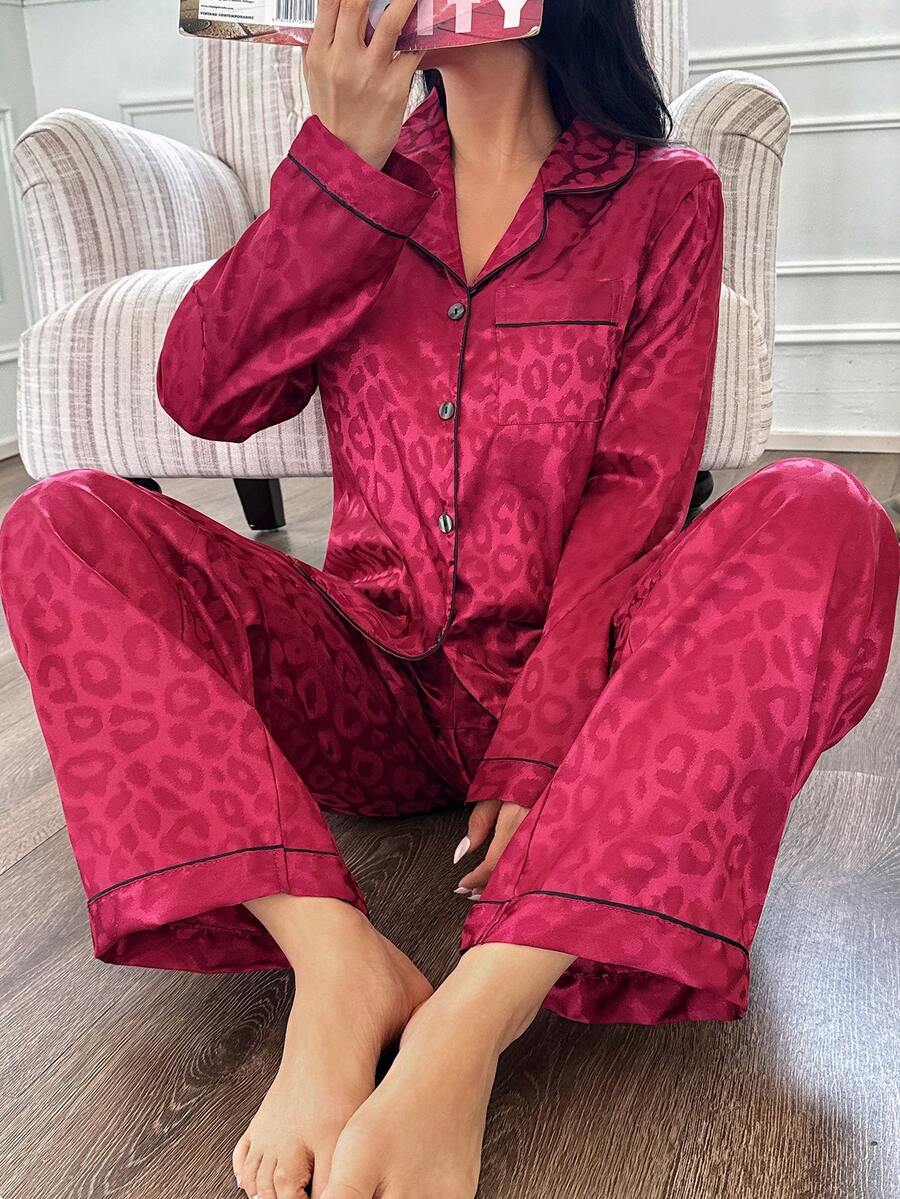 Pink Leopard Jacquard Women Long Sleeve Top & Pants Pajama Set, Winter Clothes - Burgundy - View 1