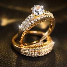 2 件奢华闪亮女士订婚戒指，14k 镀金合成方晶锆石镶嵌，时尚个性戒指，适合订婚、周年纪念、生日、派对和正式场合 - 金色 - 查看 3