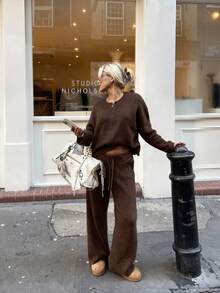 1pc HoloChill Women Young Influencer Style Zip-Up Round Neck Long Sleeve Casual Cardigan, New Item (Not A Set), Casual Carnival - Coffee Brown - View 4