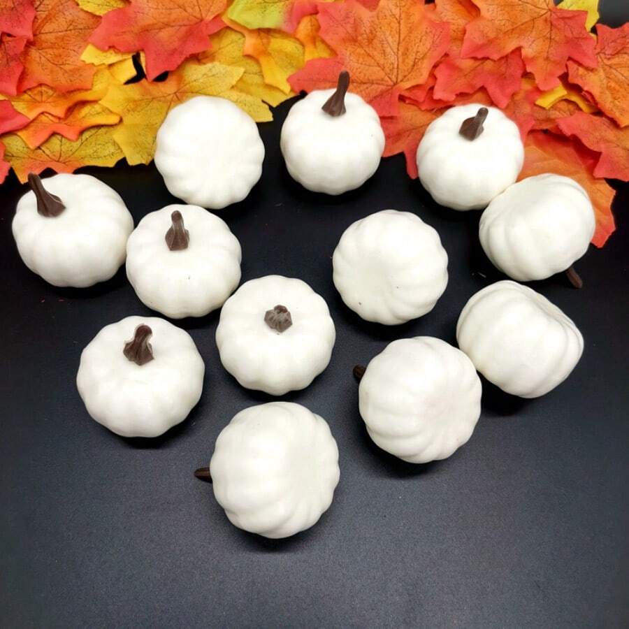 Plastikowa sztuczna biała dynia, sztuczna dekoracja dyni na Halloween, dekoracja centrum handlowego
