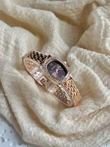 1pc Gold/Silver Women's Watch Simple, New Rhinestone Wine Barrel Dial Atmospheric, Fashionable, Casual, Versatile, Quartz Watch Suitable For Everyday Decoration