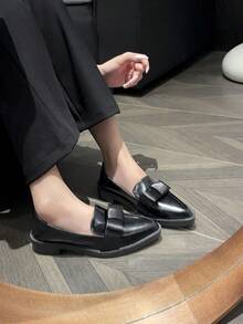 Thick Sole Slip-On Loafers With Cute Bow Tie, Retro British Style Leather Shoes, Soft Bottom Casual Shoes For Women, Preppy College/Office Wear, Suitable For Spring, Summer, Autumn, Winter, Size 34-42