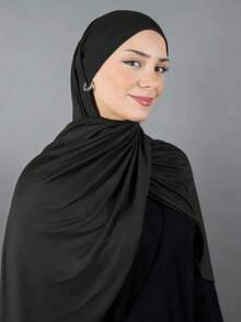 1 Stück Damen einfacher, klassischer, einfarbiger, eleganter, lässiger Schal mit Kante, hochwertiges gestricktes Viskose-Jersey-Hijab-Tuch, langer Turban-Stil Kopftuch, geeignet für den Alltag, Ausflüge und Veranstaltungen - Schwarz - Übersicht 4