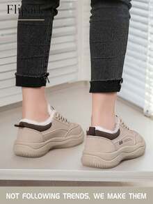 Flipark 1 双女士休闲系带平底鞋，米色和棕色拼色，字母印花，保暖衬里，低帮，适合日常通勤和休闲，冬季 - 查看 2