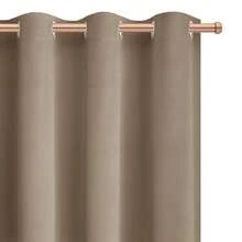 ✨ Luxuriöse Verdunkelungsvorhänge aus Samt für Wohnzimmer/Küche/Schlafzimmer – Dicke, weiche Samtbahnen, wärmeisolierend und geräuschreduzierend – Glamouröser/moderner Stil – Verschiedene Farben und Größen erhältlich (z. B. Marineblau, Grau, Beige, Weiß) – Fertig zum Aufhängen, 1 oder 2er-Set ✨ PREMIUM Luxuriöse Verdunkelungsvorhänge aus Samt – Mehrere Größen – Kräuselband oder Ösen/Ringe – Dicker Samtstoff für Wohnzimmer oder Schlafzimmer. 2-in-1-Montage: Universalband und elegante Ösen – Vollständige Fensterverdunkelung – Verschiedene Größen erhältlich. Moderner Verdunkelungsvorhang aus SAMT – 100 % Verdunkelung – 2 Montageoptionen – Samtmaterial – Große Auswahl an Größen für Schlafzimmer und Wohnzimmer. - Hellbeige - Übersicht 4