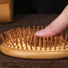 Escova oval de madeira para uma cor de cabelo saudável - Castanho - Visão 2