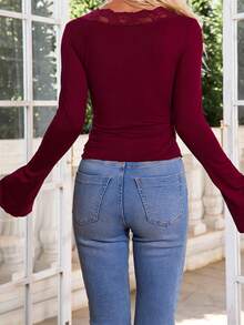 Áo nữ mùa đông Onicee, màu đỏ tía, kiểu dáng thời trang và gợi cảm, cổ chữ V, viền ren và cài nút. - Màu Đỏ Sâu - Xem 7