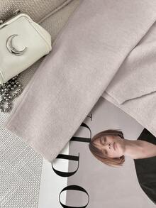 女士新款复古纯色V领不对称金属纽扣长袖上衣，优雅时尚开衩下摆休闲通勤毛衣，秋冬款 - 淺灰 - 查看 8