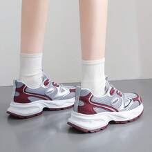 女士春秋新款运动厚底运动鞋，网面透气厚底浅口坡跟休闲鞋，轻便百搭时尚休闲鞋，系带白色，灰色，运动鞋，适合所有季节，酒红色，尺码36-41 - 酒紅色 - 查看 7