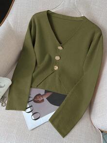 女士新款复古纯色V领不对称金属纽扣长袖上衣，优雅时尚开衩下摆休闲通勤毛衣，秋冬款 - 軍綠 - 查看 4