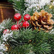 Liged Cristmas Wreat Wit 20 LED Ligs Rated Wit Realistic Snowf Red Rries Pinecones Cristmas Rations  Outdoor Indoor Ome Party R 16" - xanh đỏ - Xem 5