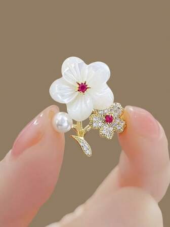 1pc Cute Sunflower Flower Brooch, Elegant Faux Mother-Of-Pearl Sakura Lapel Pin For Women
