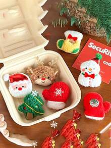 Christmas Brooch, Versatile Bag Accessory, High-Quality Decorative Figurine Gift