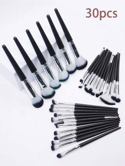 3支/10支/18支/30支化妆刷套装，包含眼部化妆刷、眉刷、腮红刷、遮瑕刷，适合学生快速晨间妆容、万圣节柔美欧式妆容、圣诞节甜美妆容，眼部刷型可打造层次丰富的眼妆，遮瑕刷可遮盖痘印；方便学生自用，也是节日送给闺蜜的贴心礼物。化妆刷套装，化妆刷套装，化妆刷套装，全套化妆刷，化妆刷套装，全套化妆套装，化妆刷套装，化妆刷套装，化妆礼盒，套装，赠品，专业化妆刷，全套化妆刷